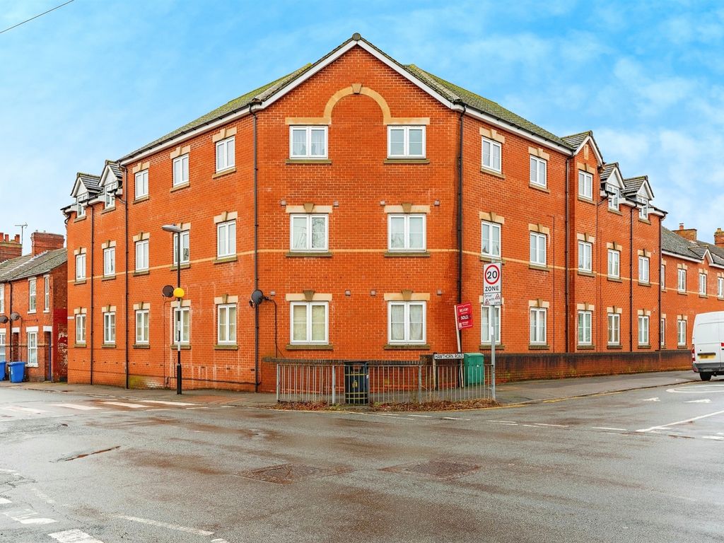 2 bed flat for sale in Hawthorn Road, Kettering NN15, £130,000 Zoopla
