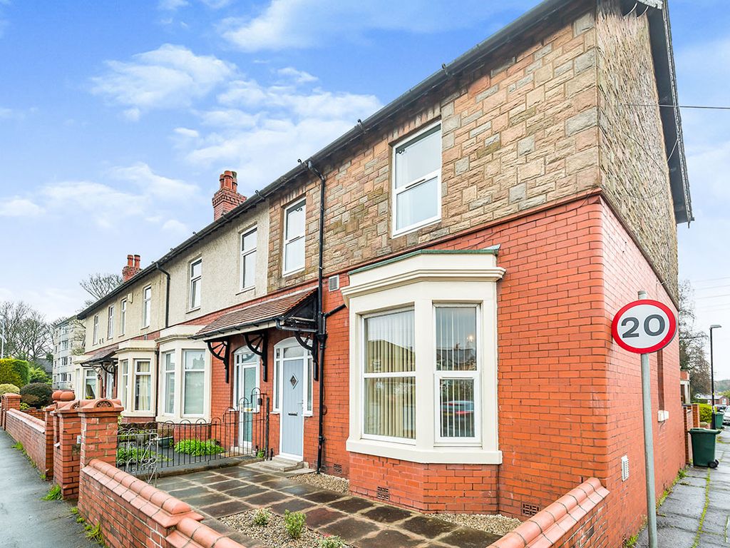 3 bed semidetached house to rent in Preston Road, Chorley, Lancashire