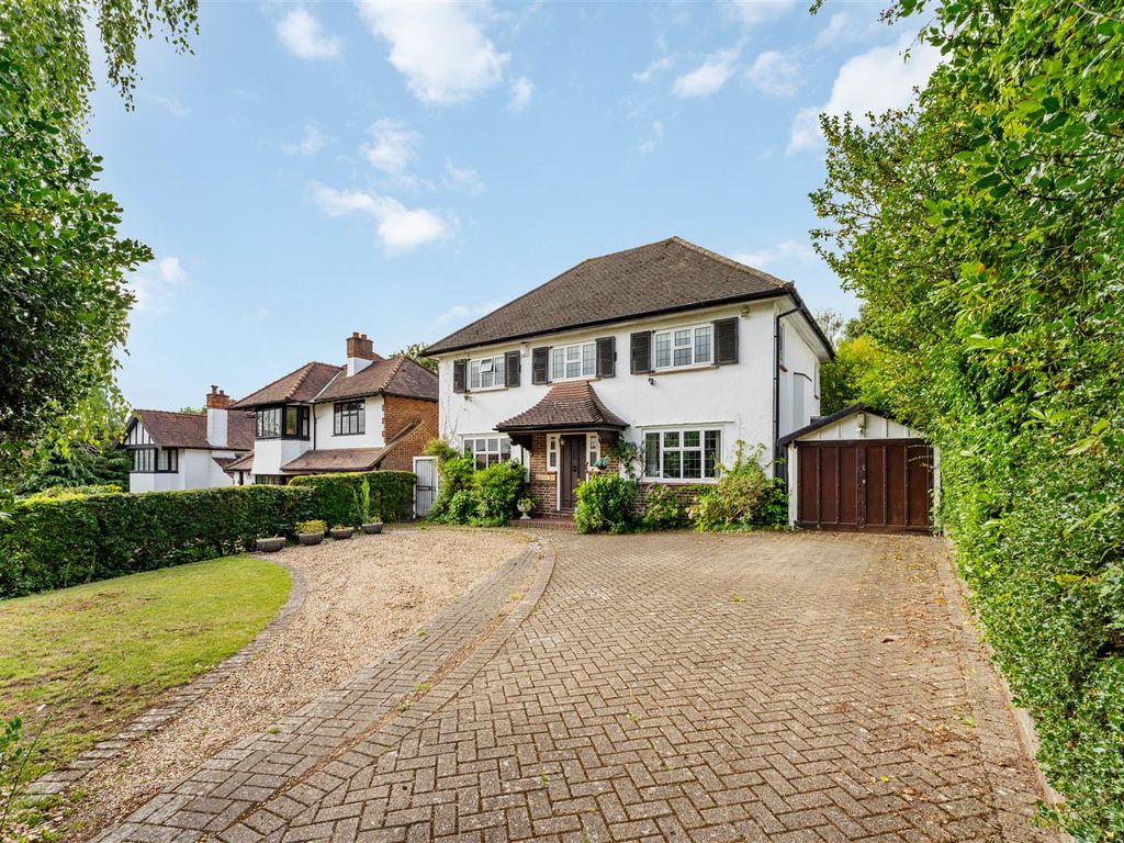 3 bed detached house for sale in The Warren, Carshalton SM5, £1,150,000 Zoopla