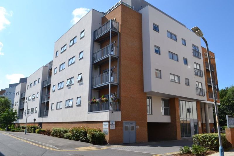 2 bed flat for sale in Sovereign Way, Tonbridge TN9 Zoopla