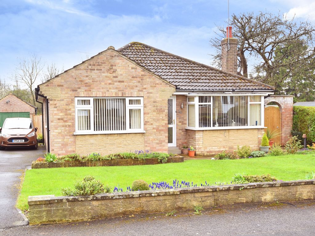 3 bed detached bungalow for sale in Fairways Avenue, Harrogate HG2 Zoopla