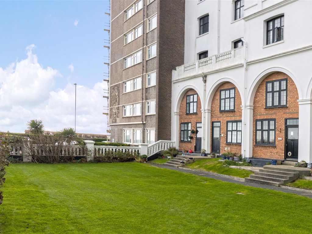 2 bed for sale in Grand Avenue, Worthing BN11 Zoopla