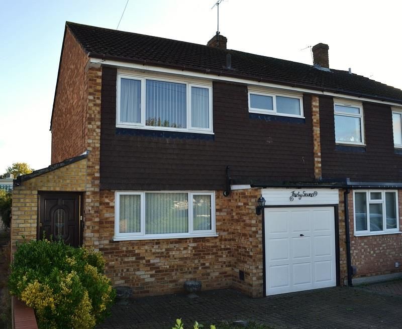 3 bed semidetached house for sale in Stoneleigh Drive, Hoddesdon EN11