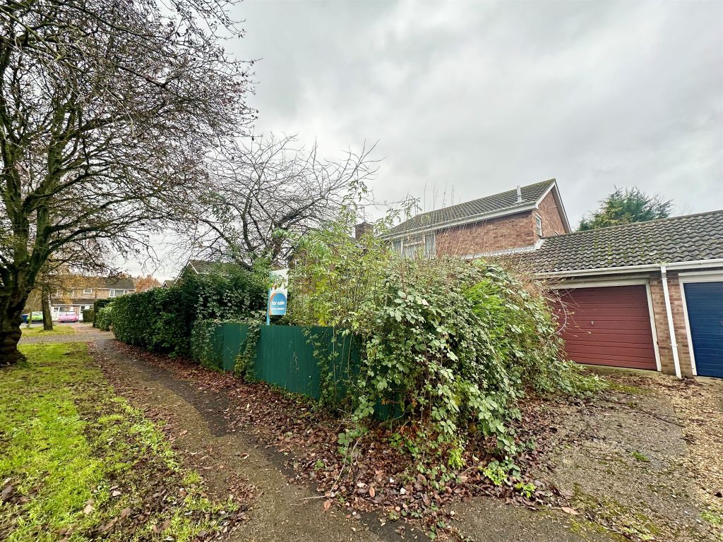 3 bed detached house for sale in Windsor Drive, Ramsey, Huntingdon PE26, £235,000 Zoopla