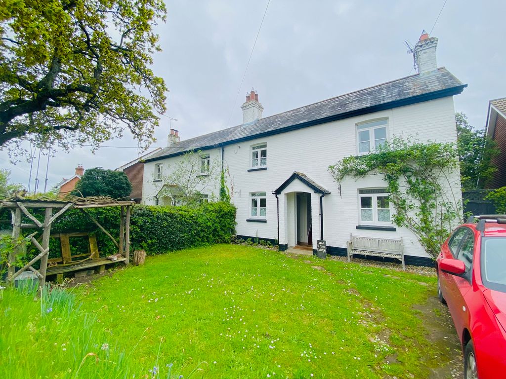 2 bed cottage for sale in Croft Road, Christchurch BH23, £495,000 Zoopla