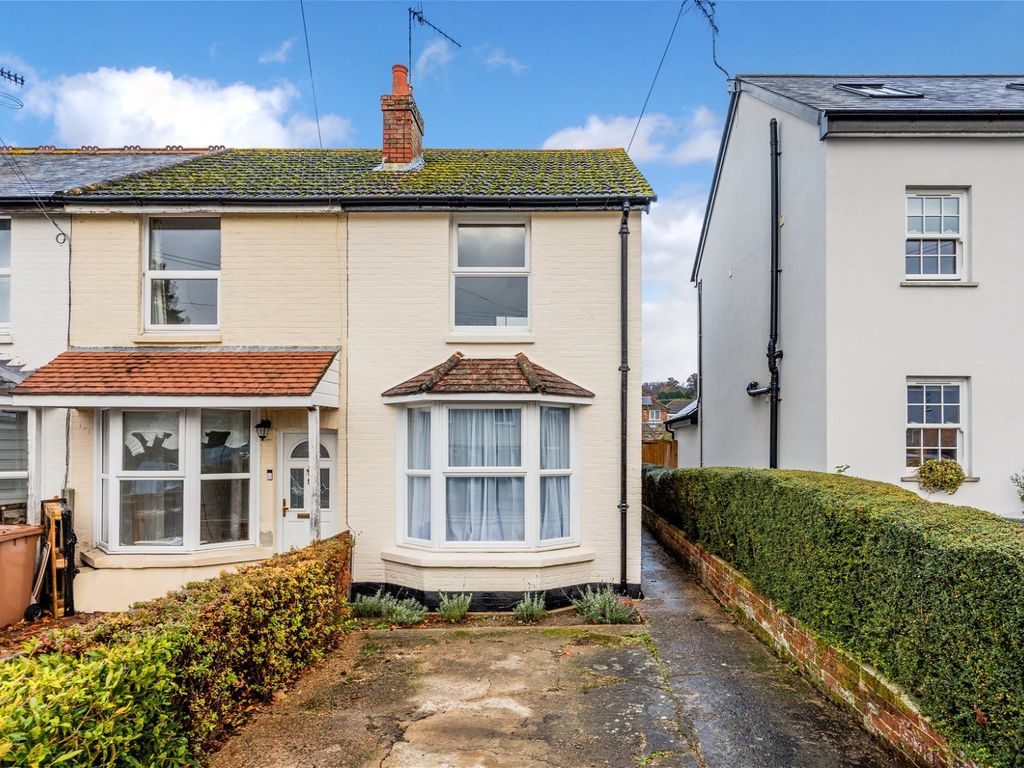 2 bed end terrace house for sale in Reigate, Surrey RH2, £425,000 Zoopla
