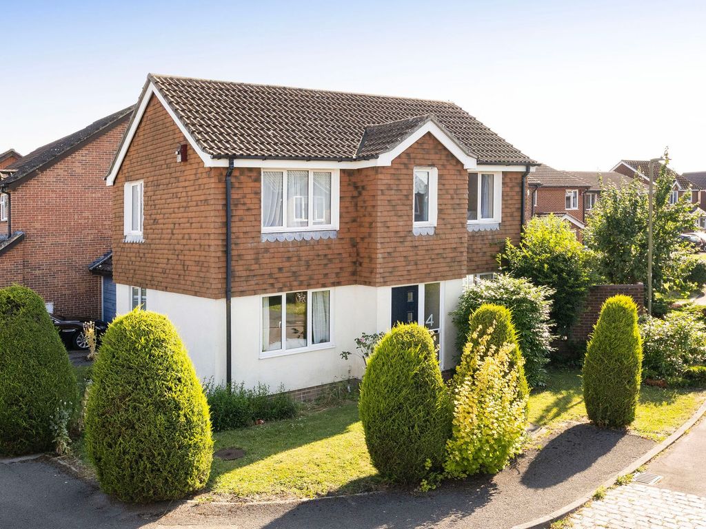 3 bed detached house for sale in Blenheim Gardens, Grove OX12 Zoopla