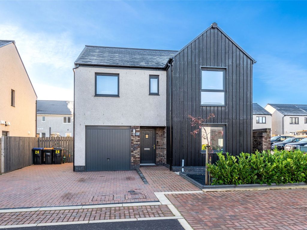 4 bed detached house to rent in 24 Carron Den Avenue, Stonehaven