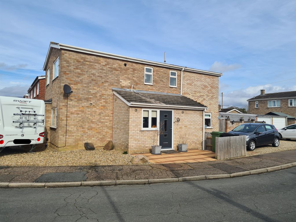 4 bed detached house for sale in Maple Close, Wymondham NR18 Zoopla