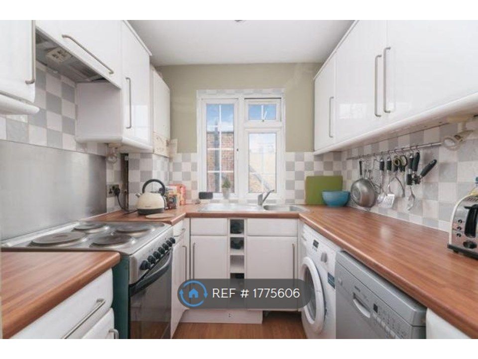 2 bed flat to rent in Dover Court, London SE10 Zoopla