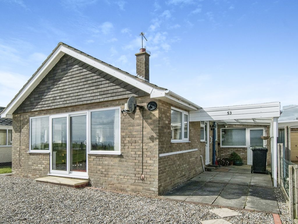 3 bed detached bungalow for sale in The Promenade, Scratby, Great