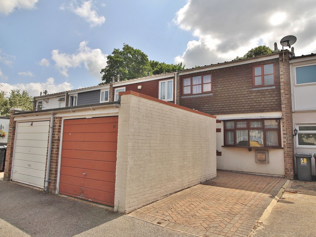 3 bed terraced house for sale in Bunting Gardens, Cowplain