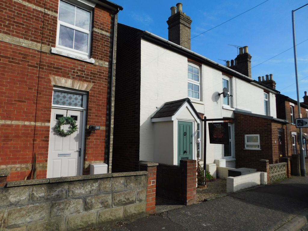 3 bed end terrace house to rent in Bergholt Road, Colchester CO4, £