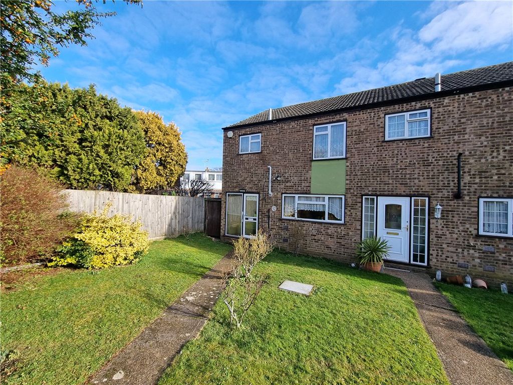 3 bed end terrace house for sale in Larkspur Close, Orpington, Kent BR6