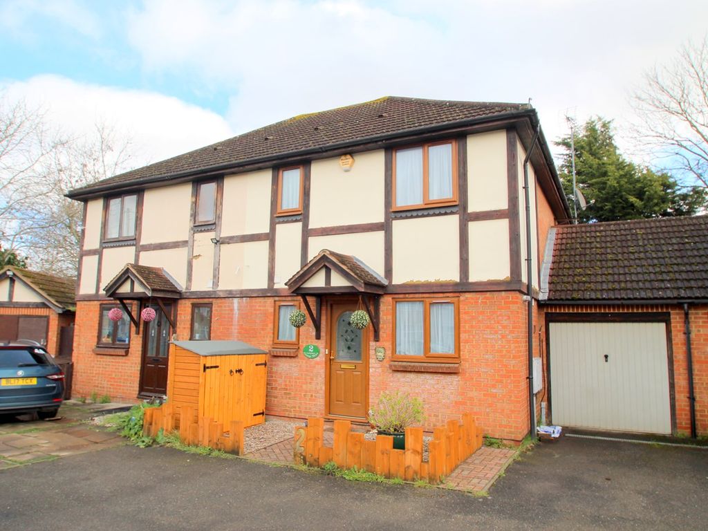 3 bed semidetached house for sale in Grange Mews, Off Sunbury Road