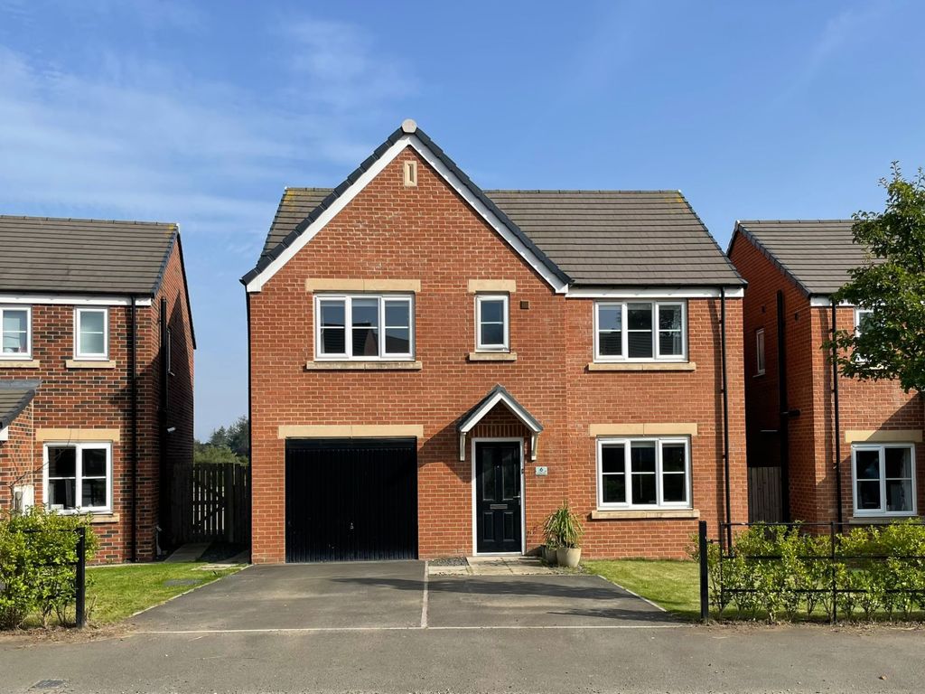 5 bed detached house for sale in Fennel Way, Morpeth NE61, £375,000