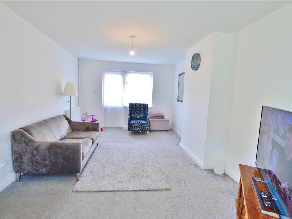 3 bed terraced house to rent in Home Meadow, Farnham Royal, Slough SL2
