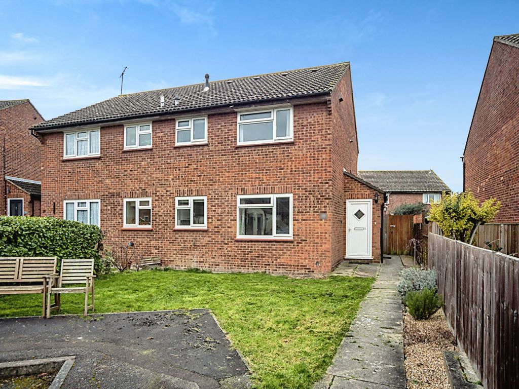 1 bed terraced house for sale in Midsummer Road, Snodland ME6 Zoopla