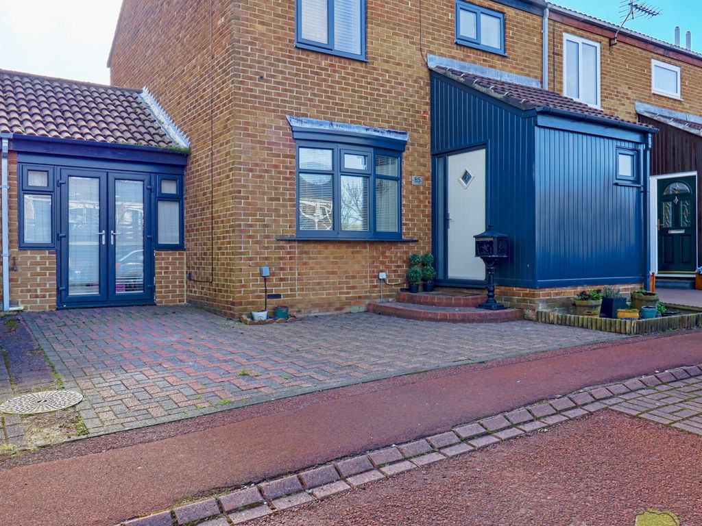 4 bed semidetached house for sale in Mitchell Gardens, South Shields