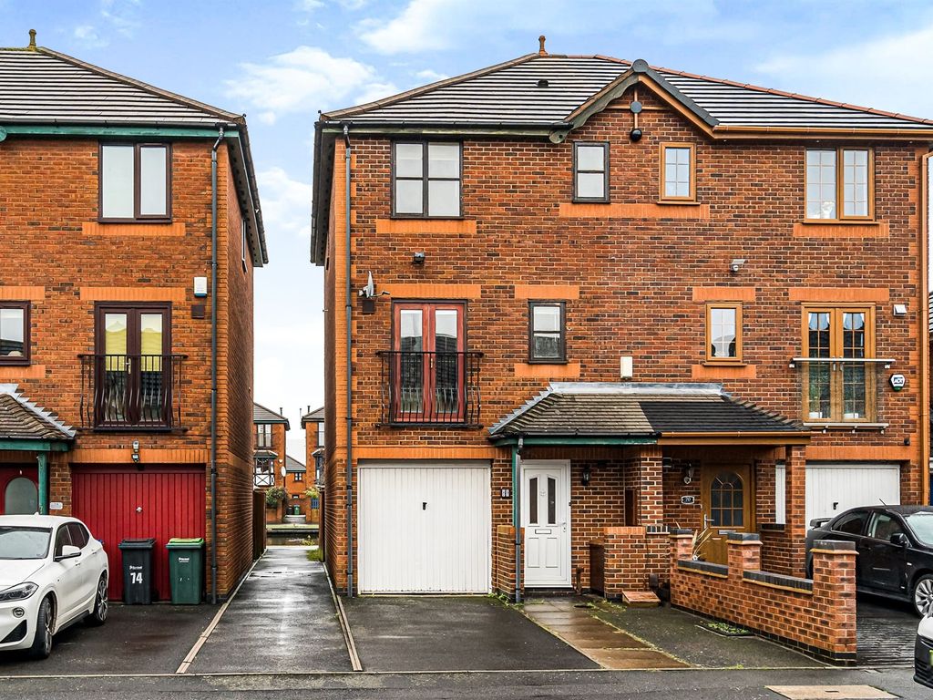 4 bed semidetached house for sale in Monins Avenue, Tipton DY4 Zoopla