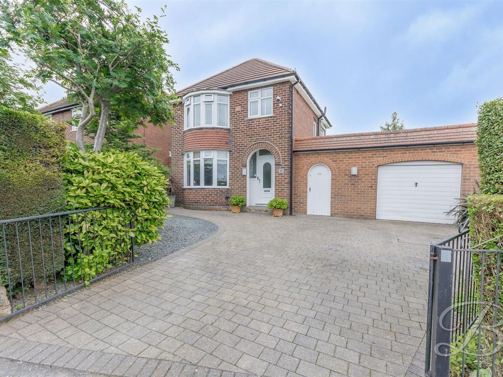 3 bed detached house for sale in Carter Lane West, Shirebrook
