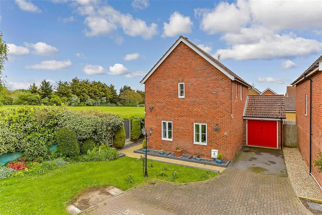 3 bed detached house for sale in Lower Road, Faversham, Kent ME13, £