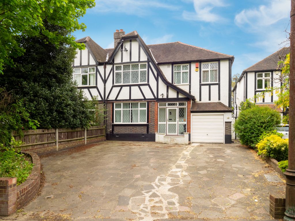 5 bed semidetached house to rent in Belmont Rise, Sutton, Surrey SM2