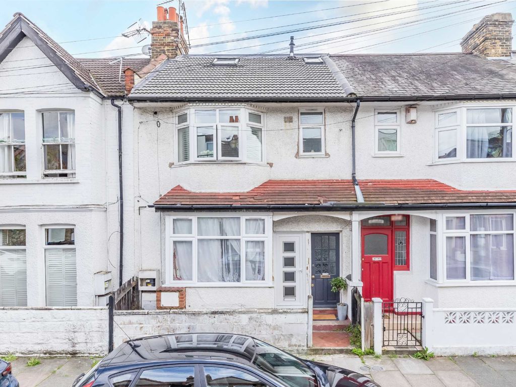 2 bed flat for sale in Boundary Road, Colliers Wood, London SW19, £