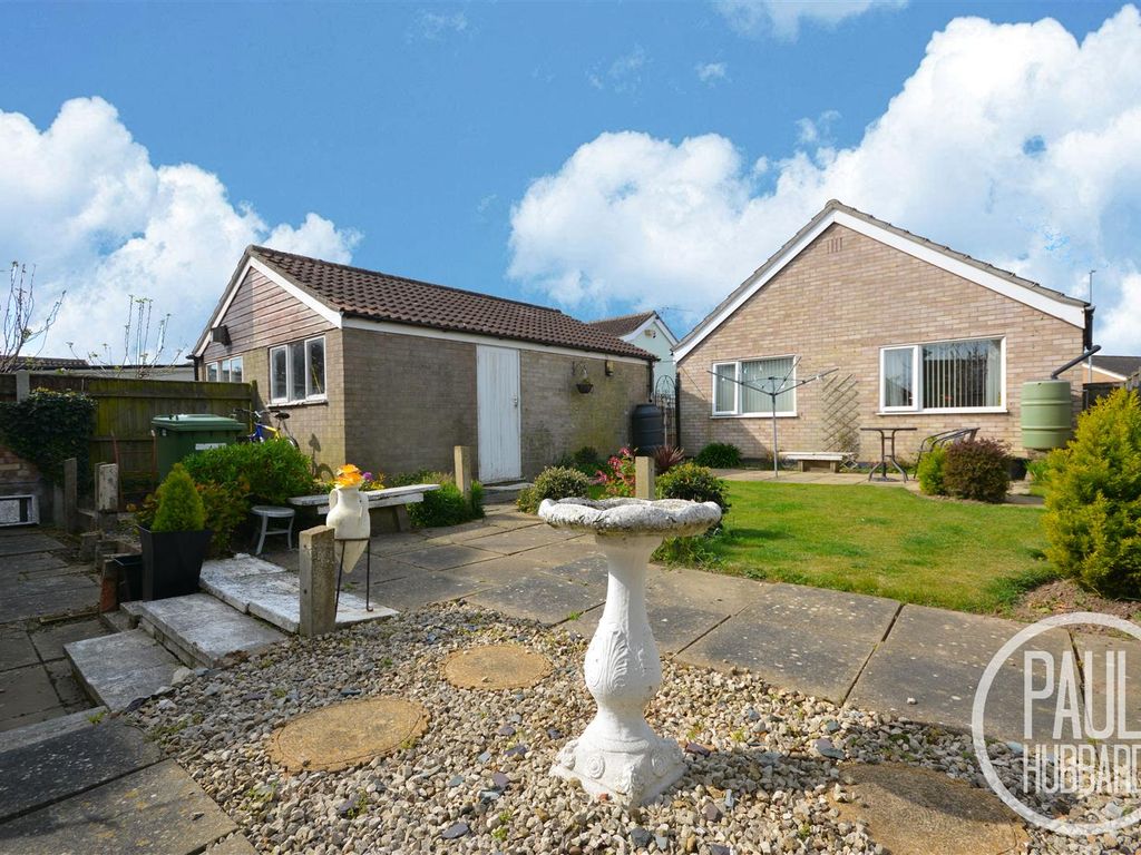 3 bed detached bungalow for sale in Elmdale Drive, Carlton Colville