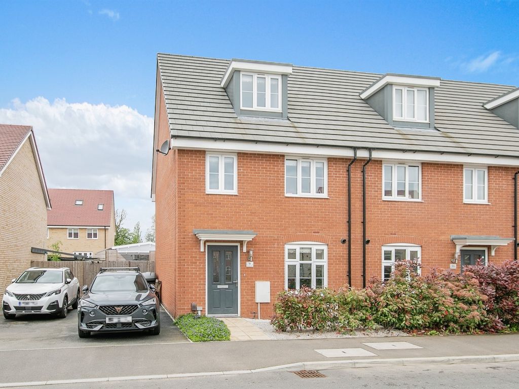3 bed semidetached house for sale in Vale View Road, Sproughton