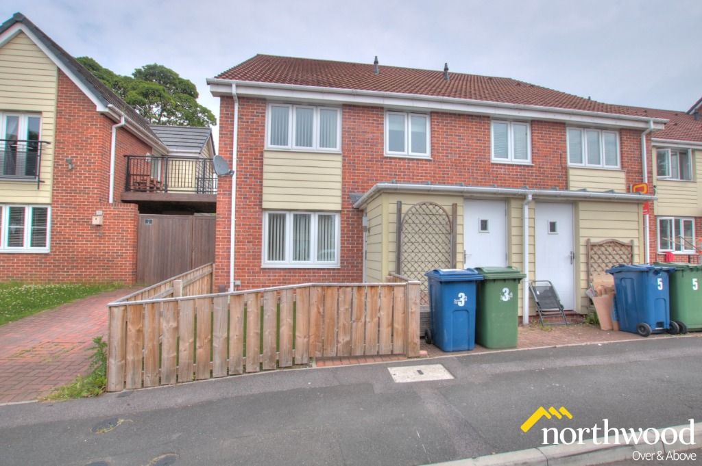 2 bed semidetached house to rent in Swan Court, Sunderland SR5, £595