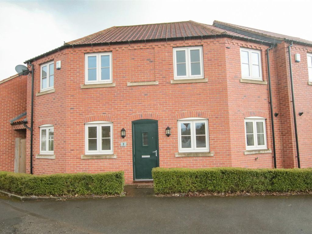 3 bed semidetached house to rent in Old Epworth Road, Hatfield