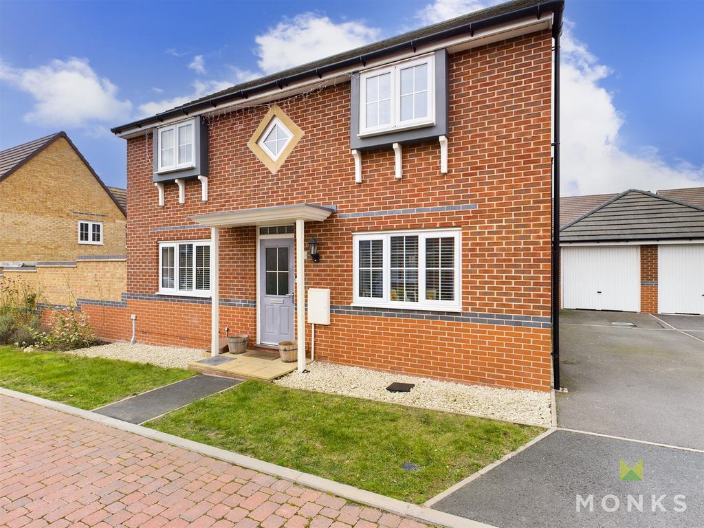 4 bed detached house for sale in Whinberry Drive, Bowbrook, Shrewsbury