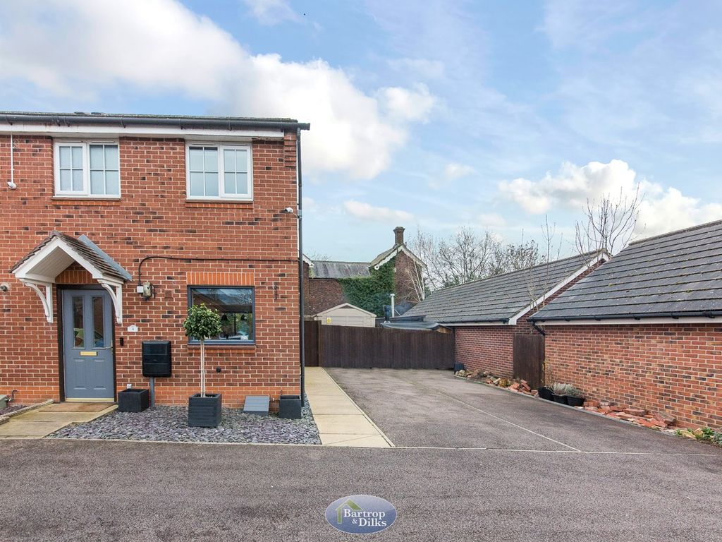 3 bed semidetached house for sale in Far Clay Grove, Shireoaks
