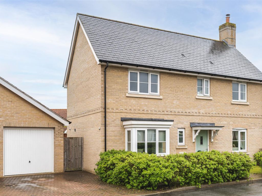 3 bed detached house for sale in Burns Way, Thaxted, Dunmow CM6, £