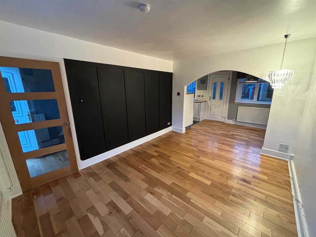 2 bed terraced house to rent in Tay Gardens, Hamilton ML3, £750 pcm Zoopla