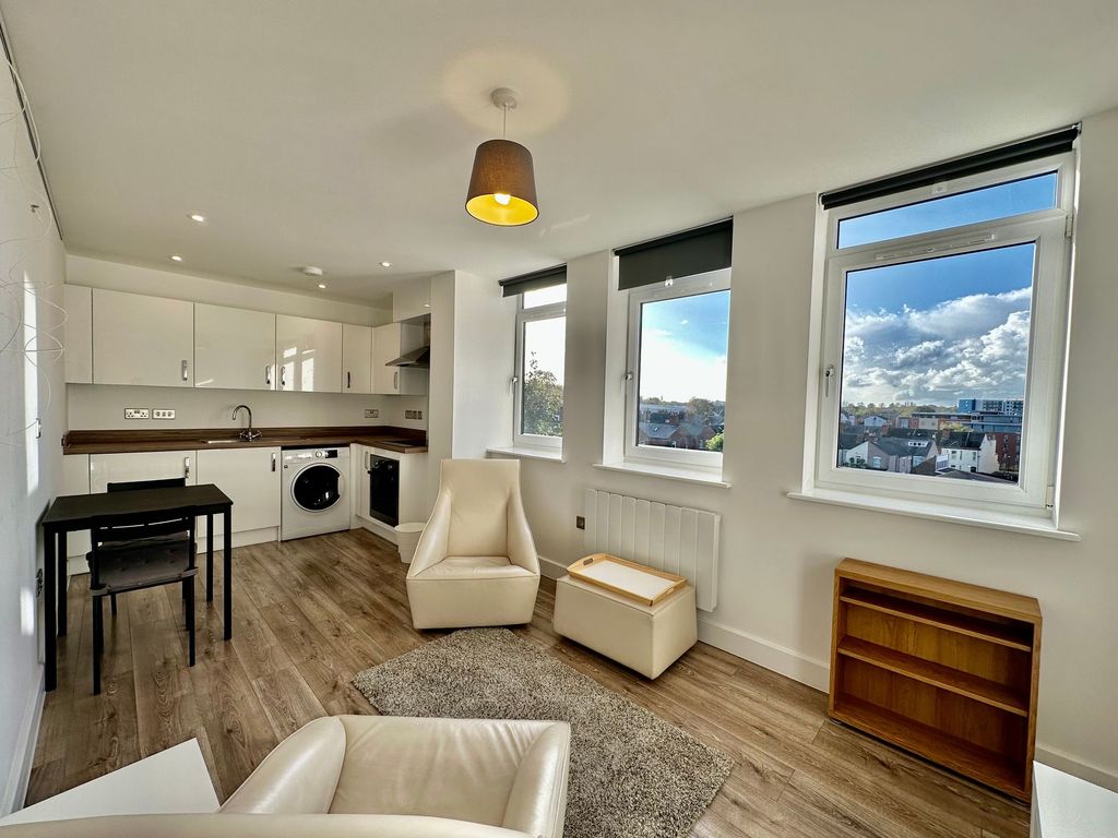 1 bed flat to rent in Queens Road, Queens House CV1, £950 pcm Zoopla