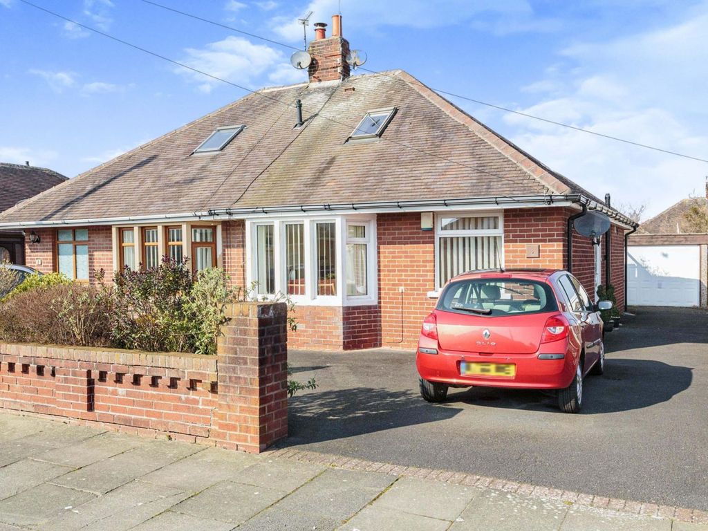 2 bed semidetached bungalow for sale in Masefield Avenue, Thornton