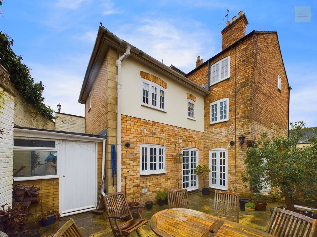 4 bed town house for sale in Tinwell Road, Stamford PE9, £700,000 Zoopla