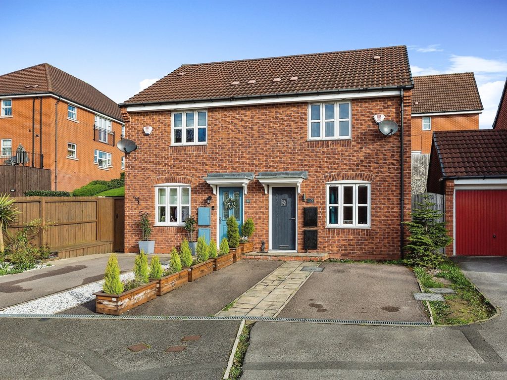 2 bed mews house for sale in Canal Street, Barnsley S71 Zoopla