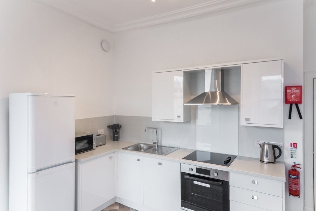 2 bed flat to rent in Union Street, City Centre, Dundee DD1, £1,150 pcm Zoopla