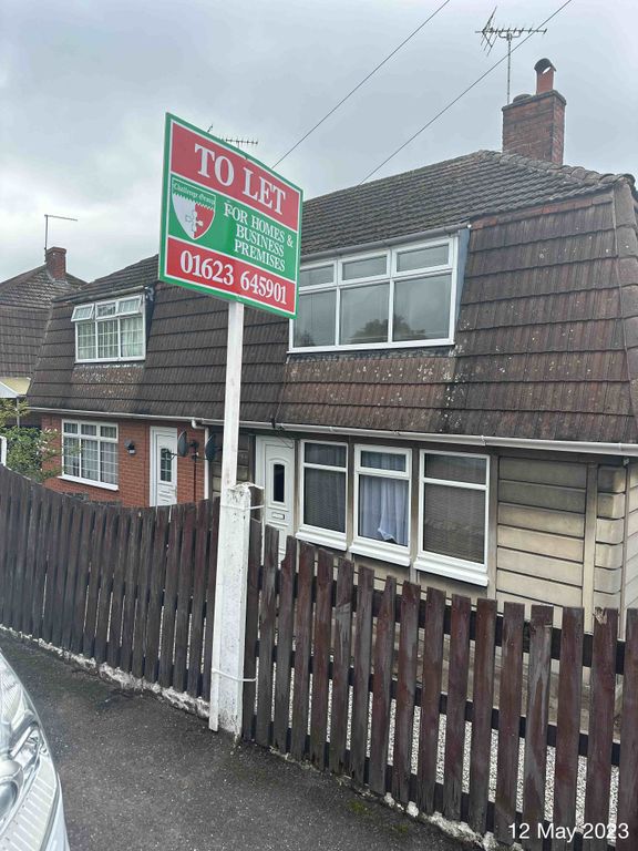 3 bed terraced house to rent in The Crescent, Bilsthorpe, Newark NG22