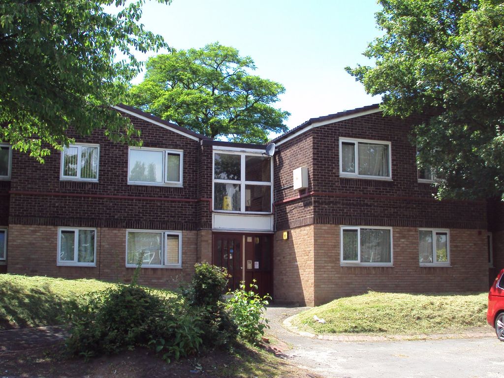 2 bed flat to rent in Tyber Drive, Handsworth Wood, Birmingham B20, £