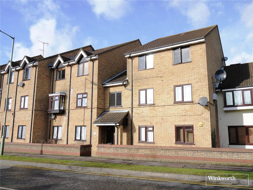 1 bed flat to rent in Lion Court, Studio Way, Borehamwood