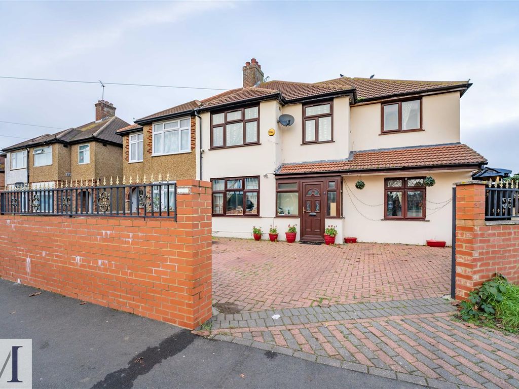 4 bed semidetached house for sale in Heath Road, Hounslow TW3 Zoopla