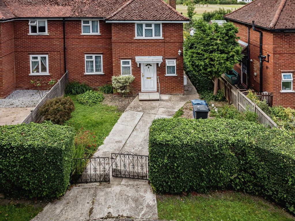 3 bed semidetached house for sale in Royal Mead, Terrick, Aylesbury