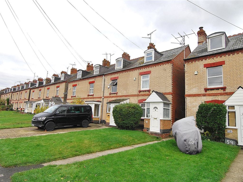 4 bed end terrace house for sale in Gloucester Road, Stonehouse