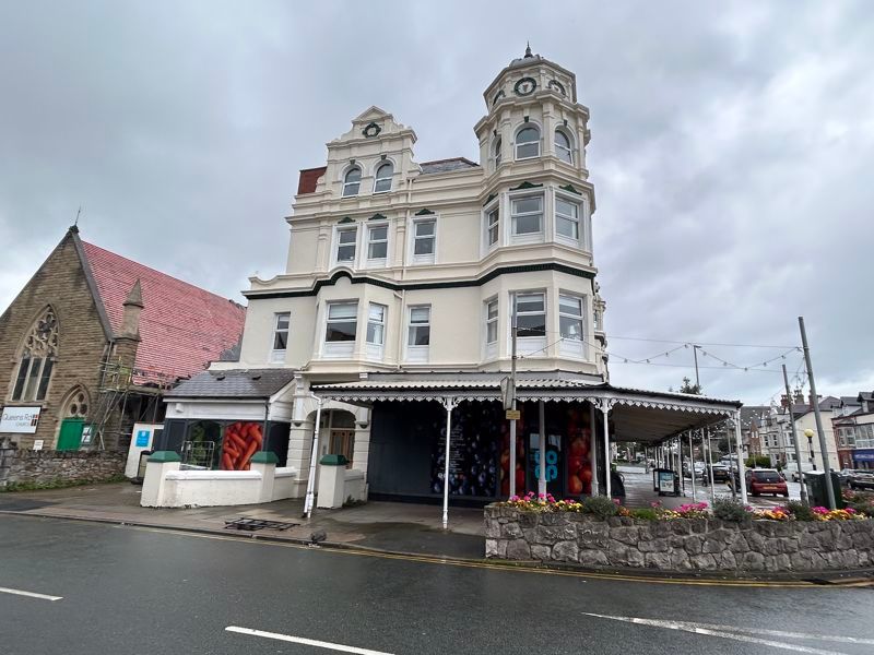 1 bed flat for sale in Queens Road, Llandudno LL30, £100,000 Zoopla