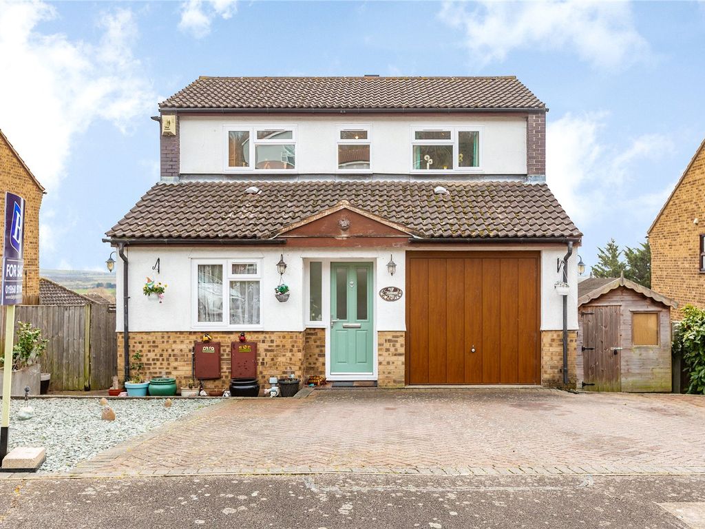 5 bed detached house for sale in Hillcrest View, Basildon, Essex SS16