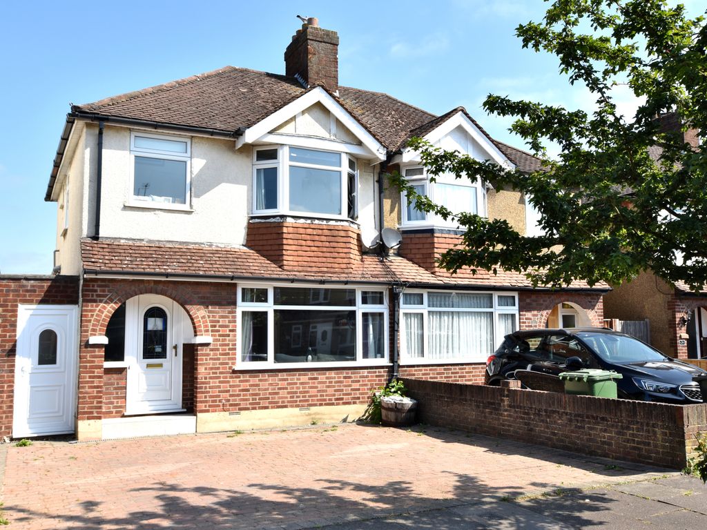3 bed semidetached house for sale in Hillingdon Road, Watford WD25